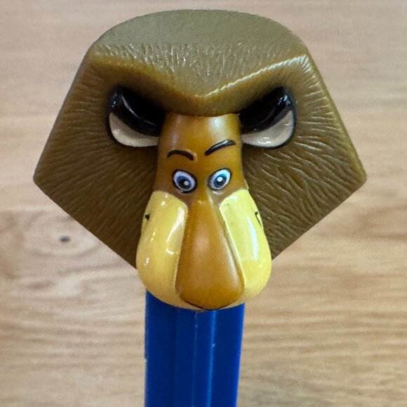 PEZ Candy Dispenser DreamWorks Madagascar Alex the Lion, Loose, Blue Stem, 2005 - Picture 6 of 15